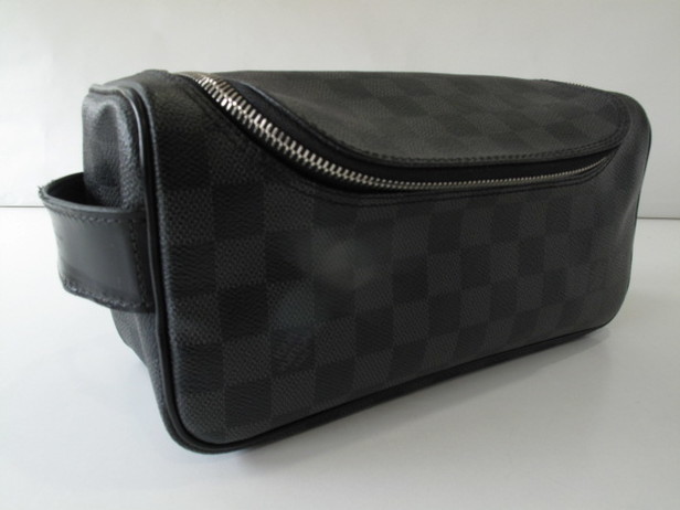 トワレ・ポーチ