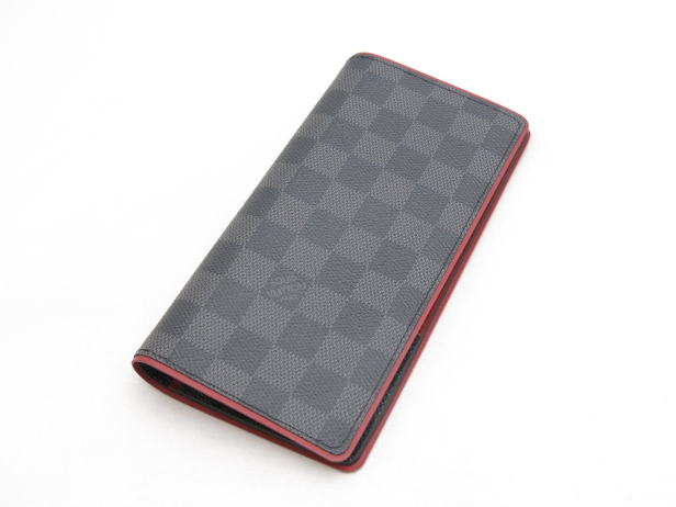 ポルトフォイユ・ブラザ