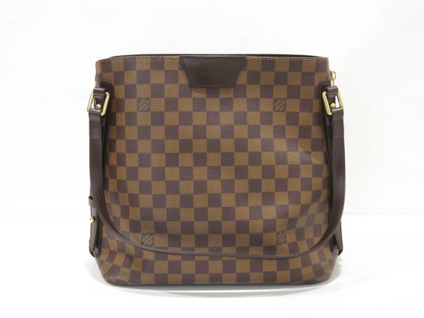 カバ・リヴィントン