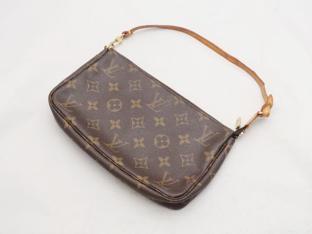 ポシェットアクセソワール