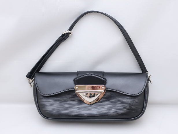 ポシェットモンテーニュ