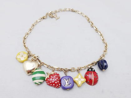 コリエフレイズチャームネックレス