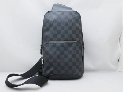 アヴェニュー・スリングバッグ