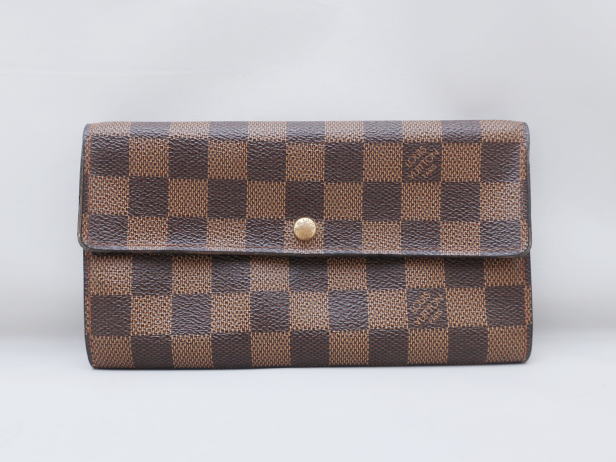 ポシェットポルトモネクレディ