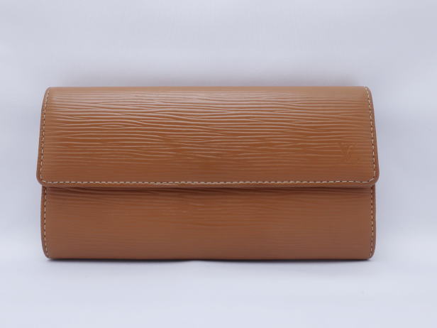 ポシェットポルトモネクレディ