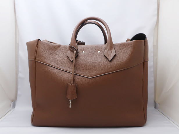 アルマンド･トート