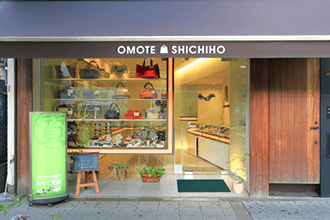 いつも明るくオープンな店舗づくりに努めます