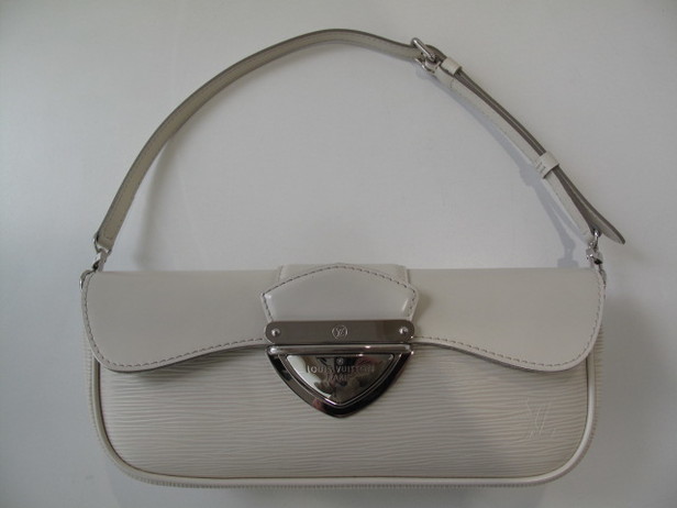 ポシェット・モンテーニュ